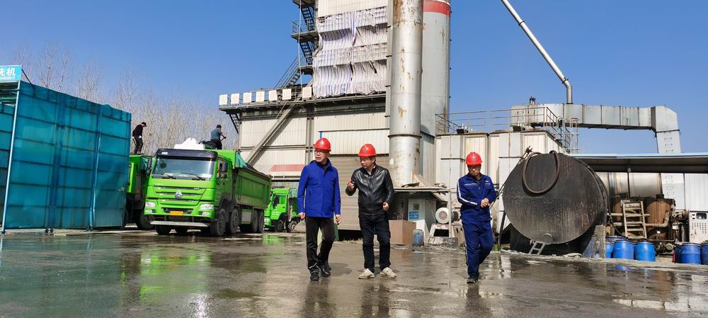 嚴把質量關 筑牢企業(yè)發(fā)展根基——集團董事長孔德穩(wěn)一行前往各項目施工現(xiàn)場檢查指導工作