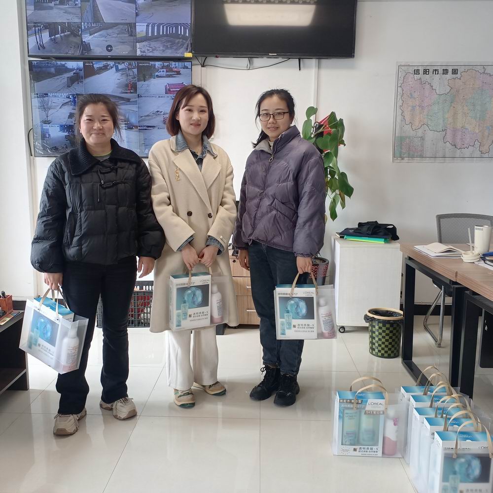 情暖三八 關(guān)愛無(wú)限 |永和集團(tuán)為全體女職工發(fā)放福利